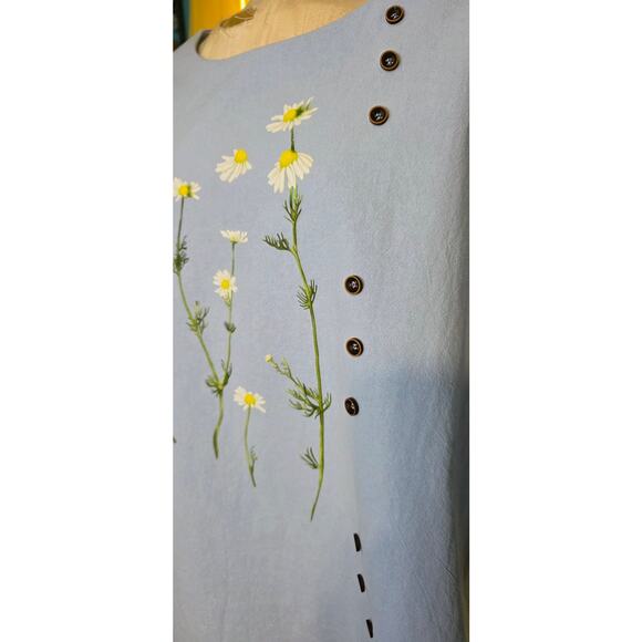 Noracora Blue Cotton Top with Daisies and Buttons Long Sleeve Top Size XL NWT - Picture 2 of 6